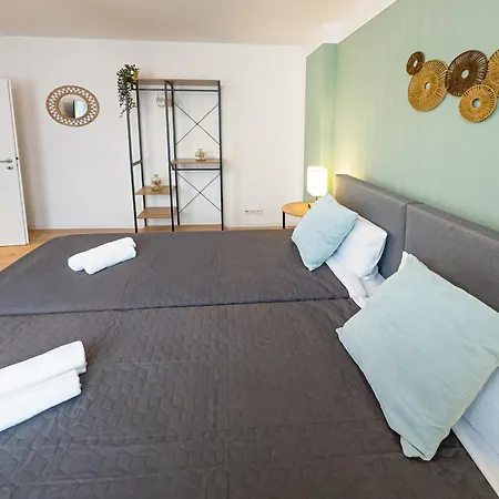 Immostay M#2 - Ferienwohnung, Wifi & 4k Tv, Waterfront *